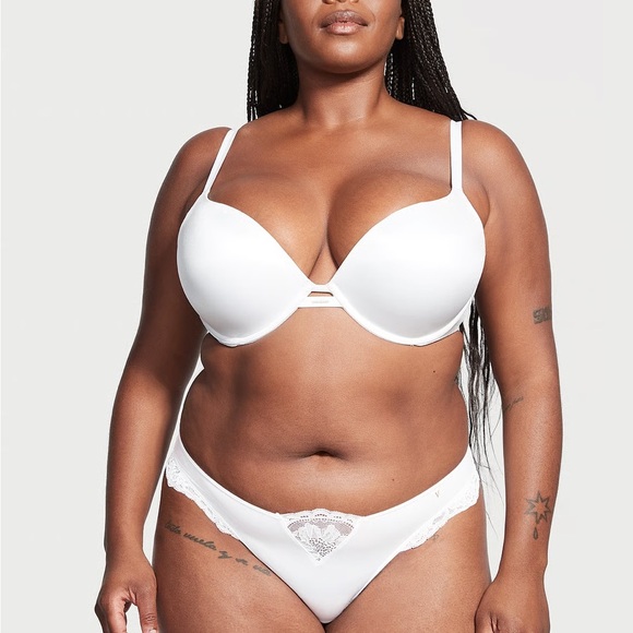 Victoria's Secret VERY SEXY
Smooth Push-Up Bra 36C - Picture 3 of 8